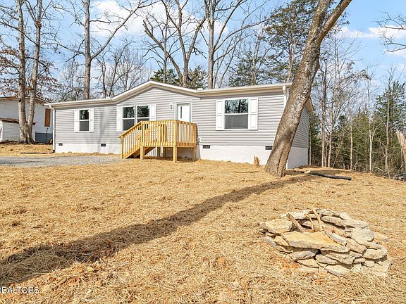 2nd image of 135 Rose Cir