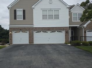 37 Arboretum Dr #1, Lombard, IL 60148