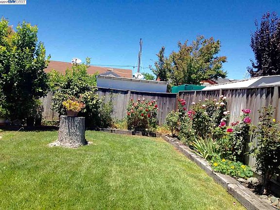 4th image of 797 Arguello Dr