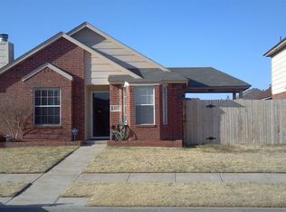 1307 SW 24th St, Moore, OK 73170