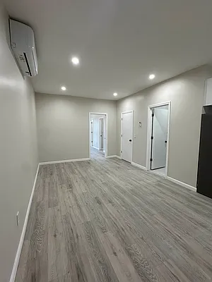 Rented by R New York | media 25