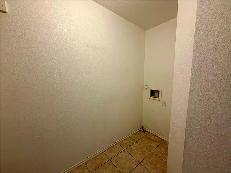 804 Tapestry Cv — Photo 25