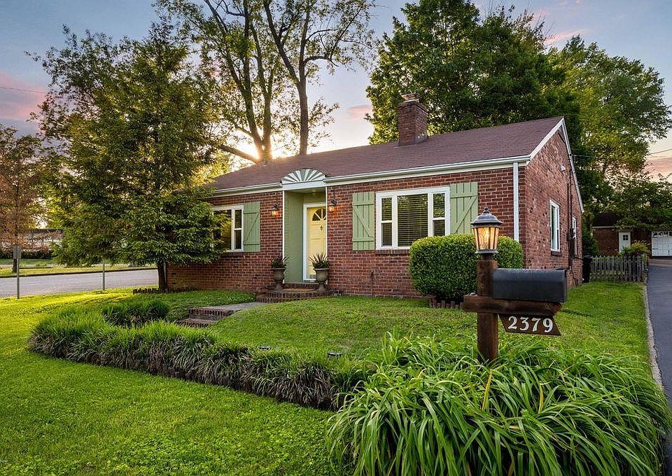1st image of 2379 Clarendon Ave