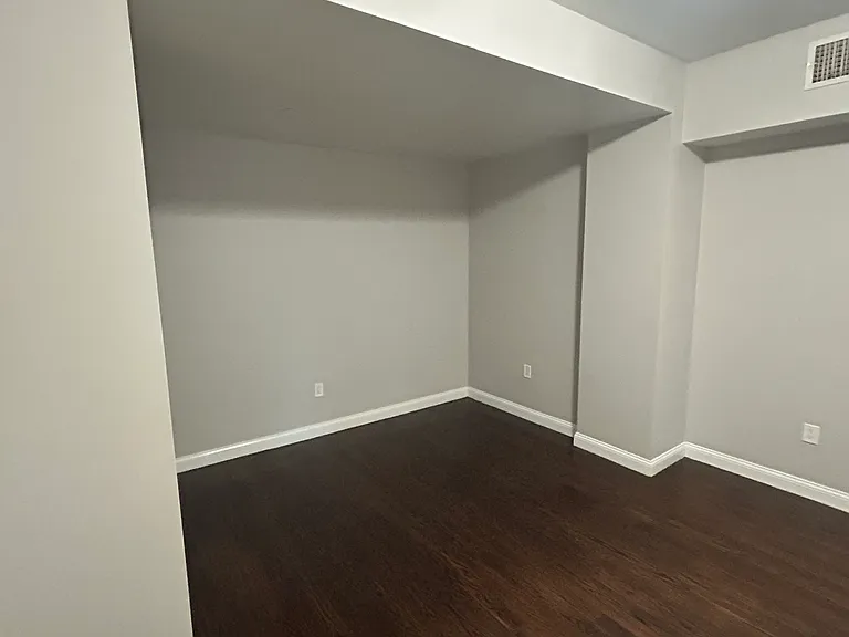 11 Merrymount Rd #1R — Photo 6