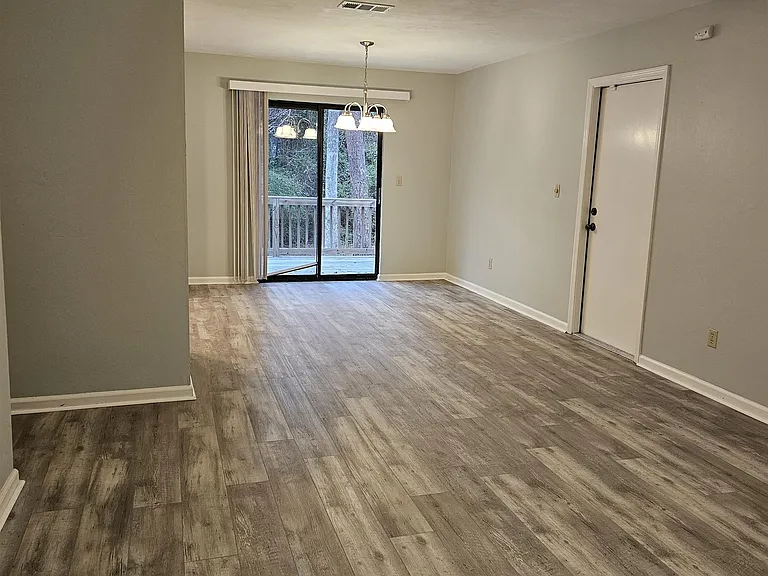 8224 Hunters Ridge Trl — Photo 2