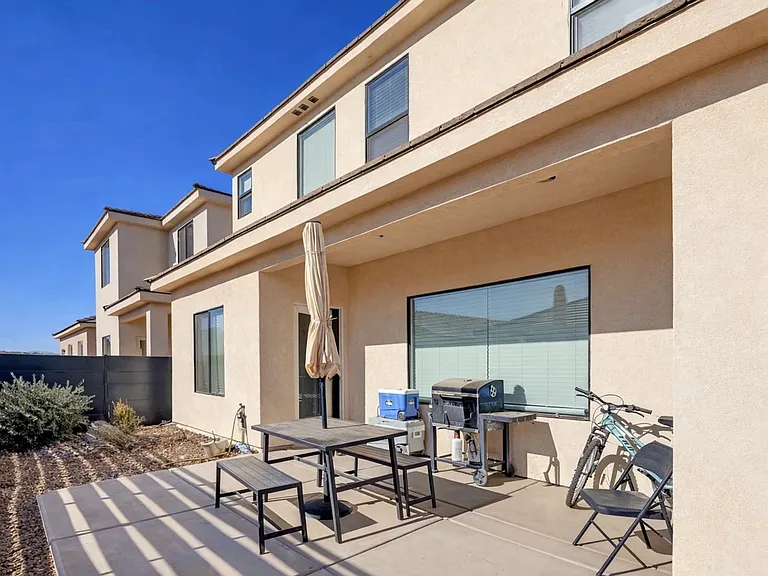 539 S Stewart Creek Cv — Photo 26