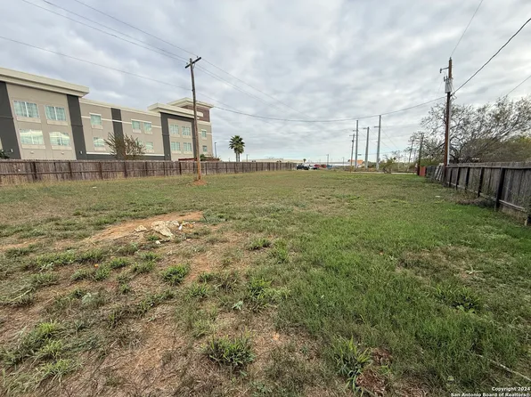 0 BMT Drive, Jourdanton, TX 78064