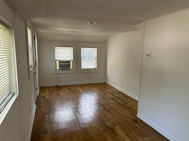 307 W Ells Ave — Photo 19