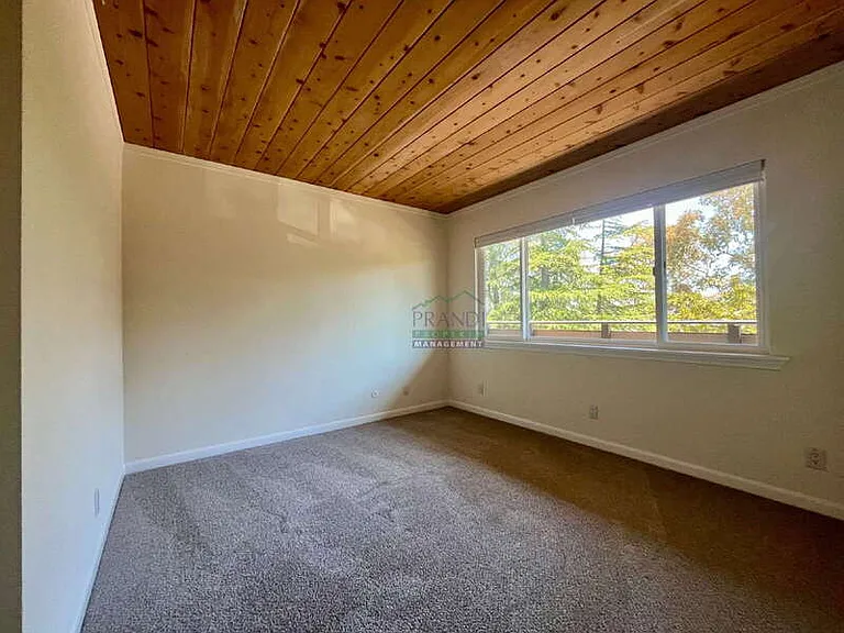 137 Pixley Ave — Photo 8