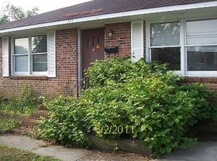 1116 E Pembroke Ave, Hampton, VA 23669