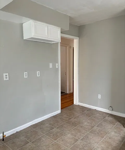 9936 Montrose St — Photo 7