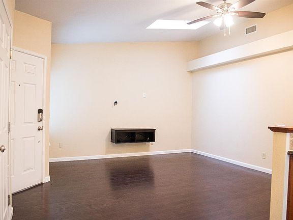 4th image of 5916 Meadowdale Dr