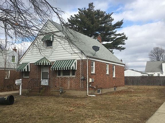 3rd image of 21 Walton Ave