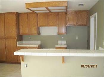 5th image of 615 Hovey Way