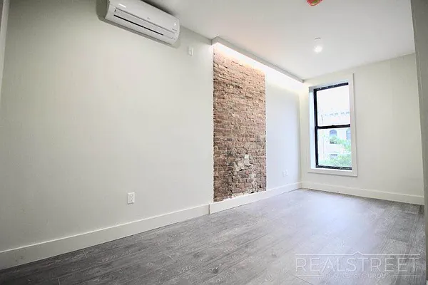 Rented by Real Street Inc | media 17