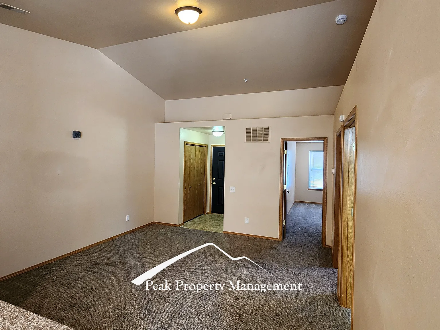 2 bed, 895 sqft, $1,295 — Photo 3
