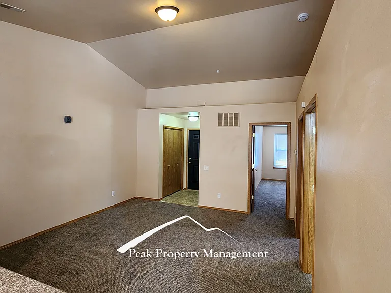 216 Ascent Ct #D — Photo 3