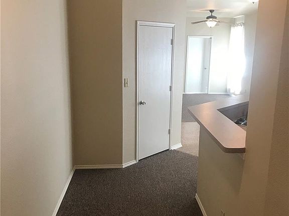 4th image of 1325 Division St