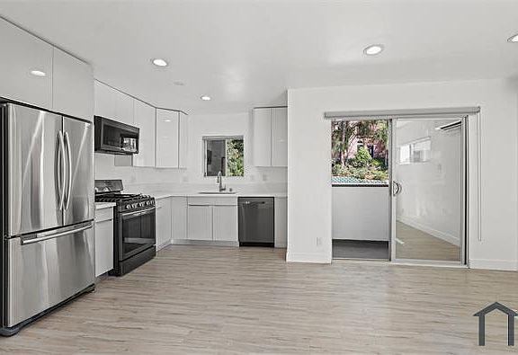 3rd image of 249 S Coronado St APT 6