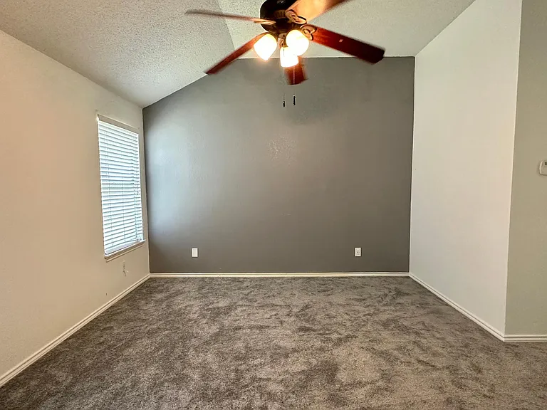 4144 Clary Dr — Photo 17