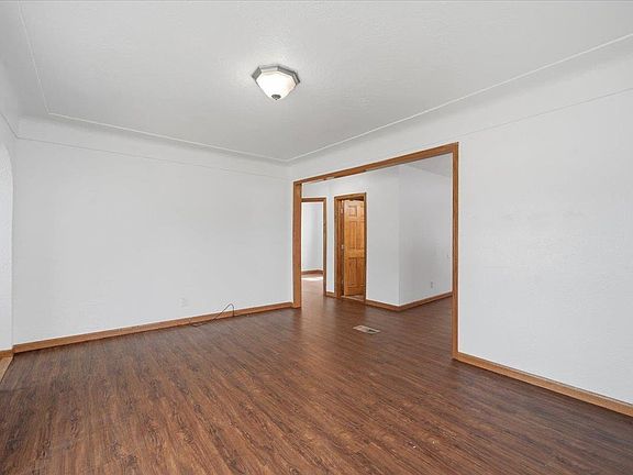 5th image of 2215 Falls Ave