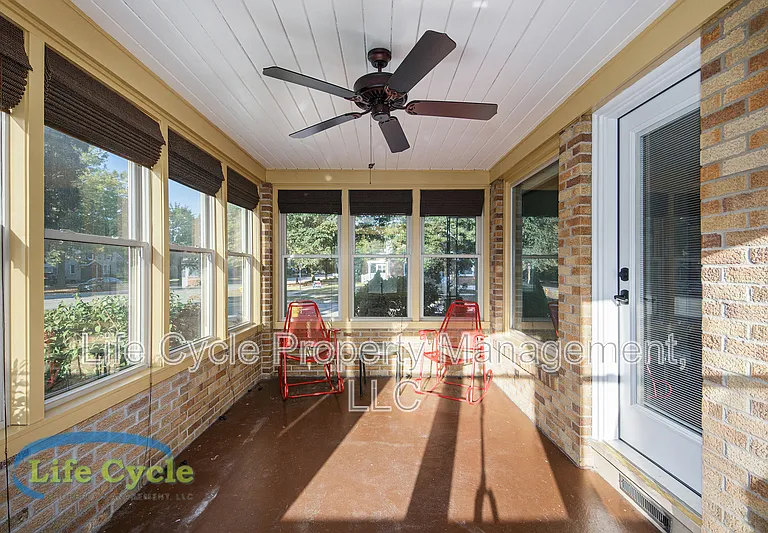 1055 Lake Michigan Dr NW — Photo 14
