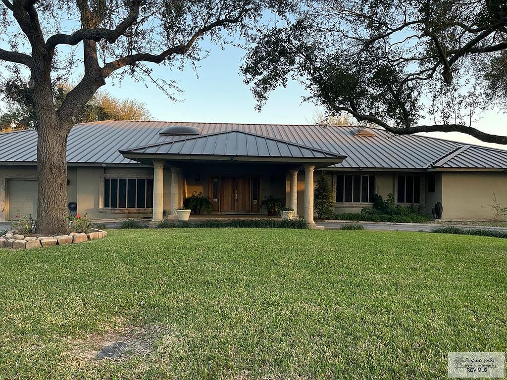 29 Cortez Ave