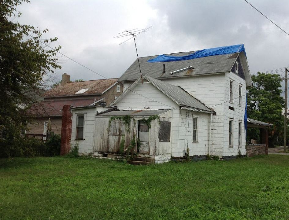 2nd image of 17 N Buena Vista St