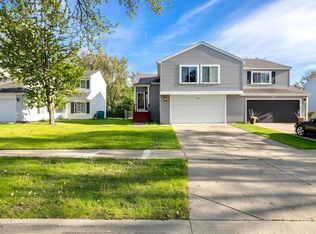 35 Buckingham Ln, Buffalo Grove, IL 60089