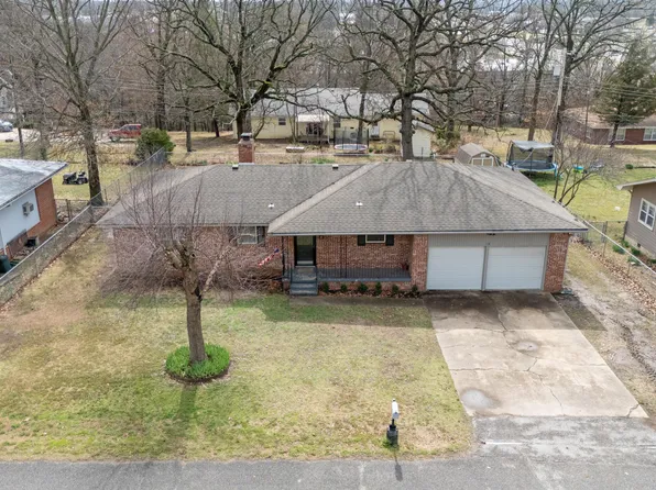 18 E 15th St, Grove, OK 74344