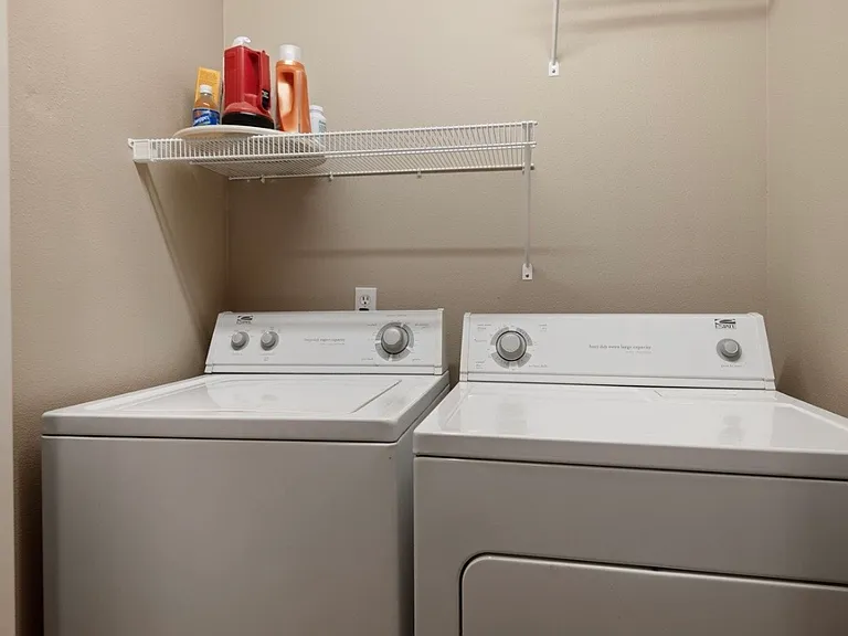2302 NE Mary Rose Pl #2 — Photo 17