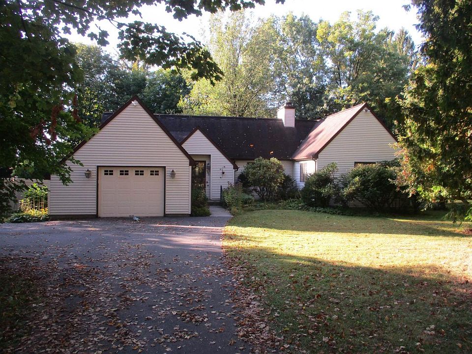 1st image of 290 Caroline St