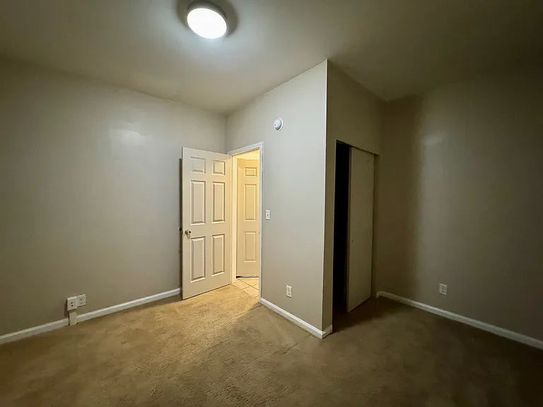 4322 McRee Ave #2W — Photo 10