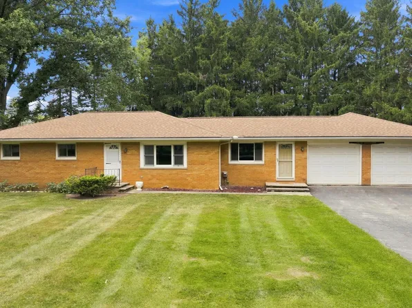 25 E Oakwood Rd, Oxford, MI 48371