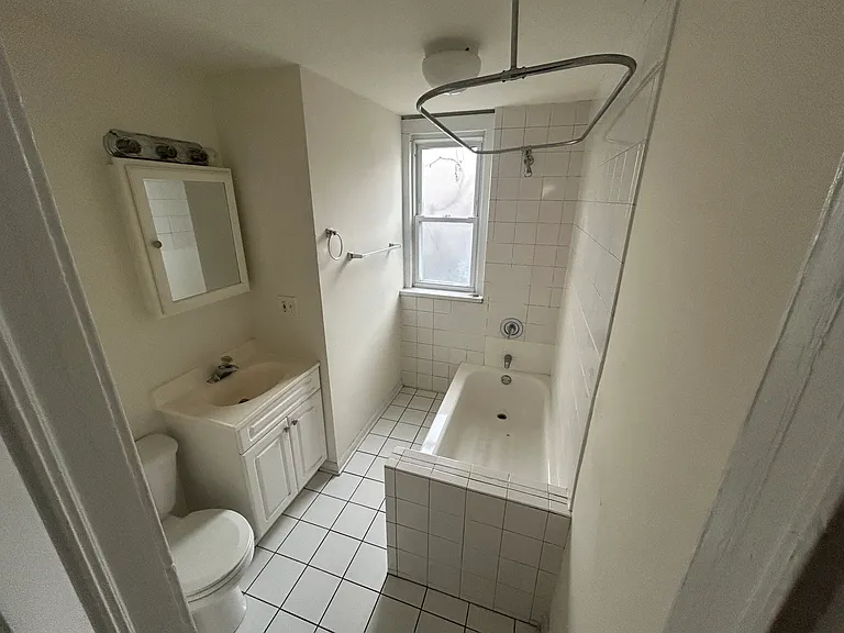 4843 N Oakley Ave — Photo 6