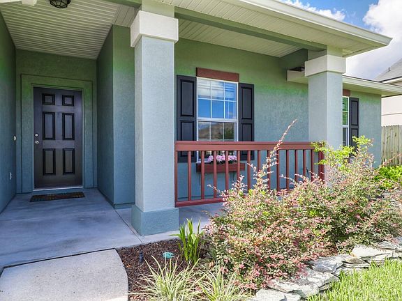 4th image of 2597 Royal Pointe Dr