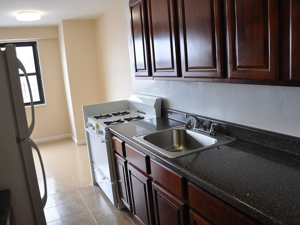 1st image of 220 Montgomery St APT 22B