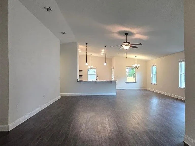 5157 Peach Dr — Photo 4