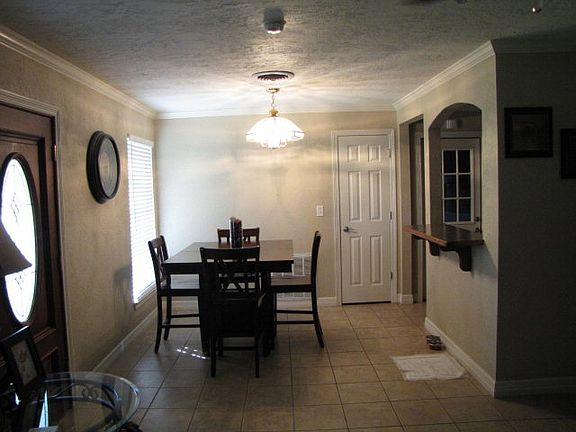 4th image of 880 Carolina Dr