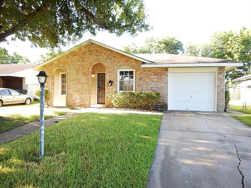1st image of 3526 Cork Dr