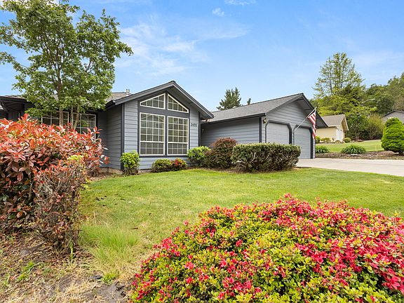 2nd image of 2495 NW Loma Vista Dr