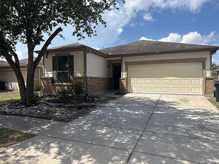 16531 Cheshire Grove Ln — Photo 1
