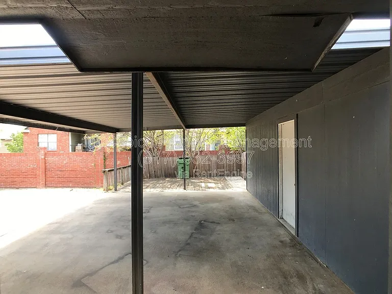 7041 Crosstimbers Ln — Photo 16