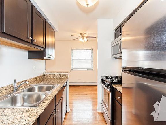 5th image of 529 W Oakdale Ave #515