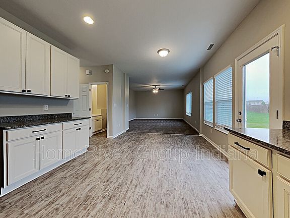 5th image of 5709 West Woods Edge Dr.