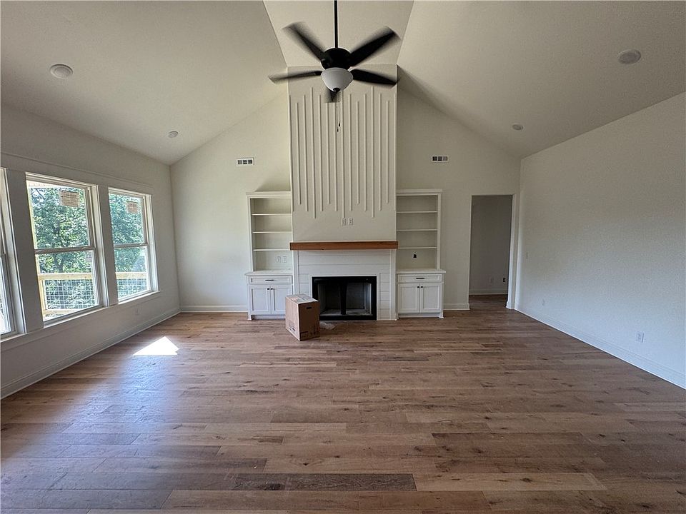 2nd image of 8 Grier Ln