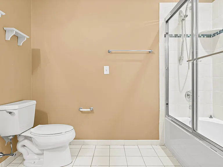 200 W Elm St #1231 — Photo 13