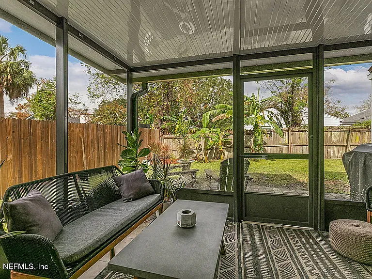 181 Miraloma Ln — Photo 18