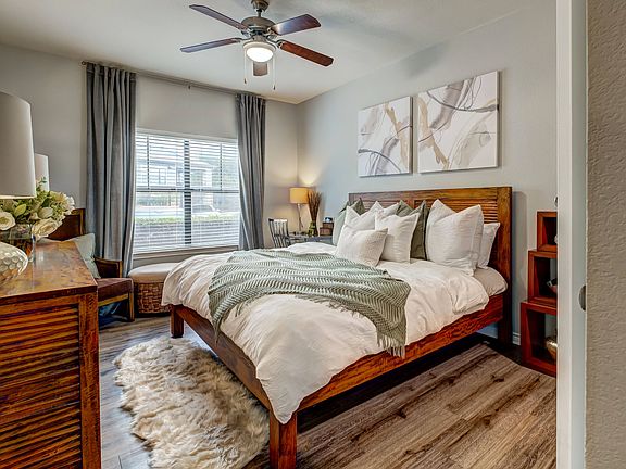 4th image of 1301 N Aw Grimes Blvd #332