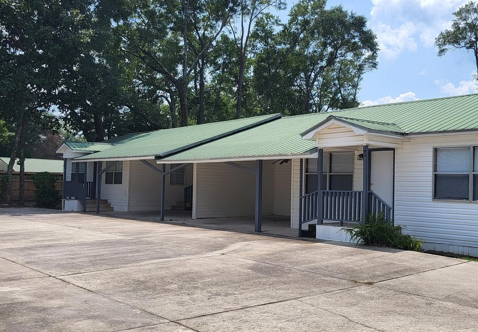 3 bed, 800 sqft, $1,050 — Photo 1